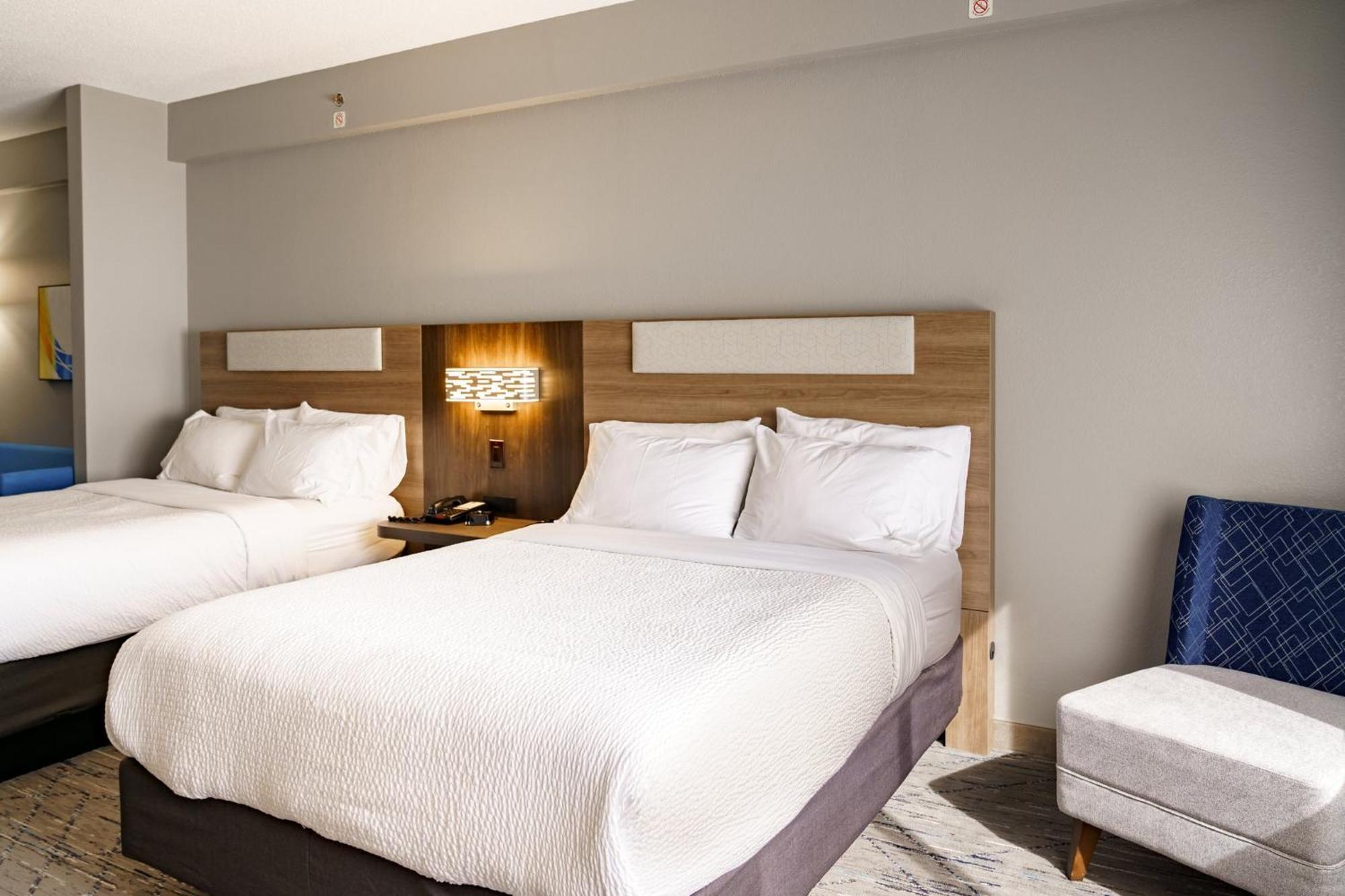 Holiday Inn Express Hotel Raleigh Southwest By Ihg Exterior foto